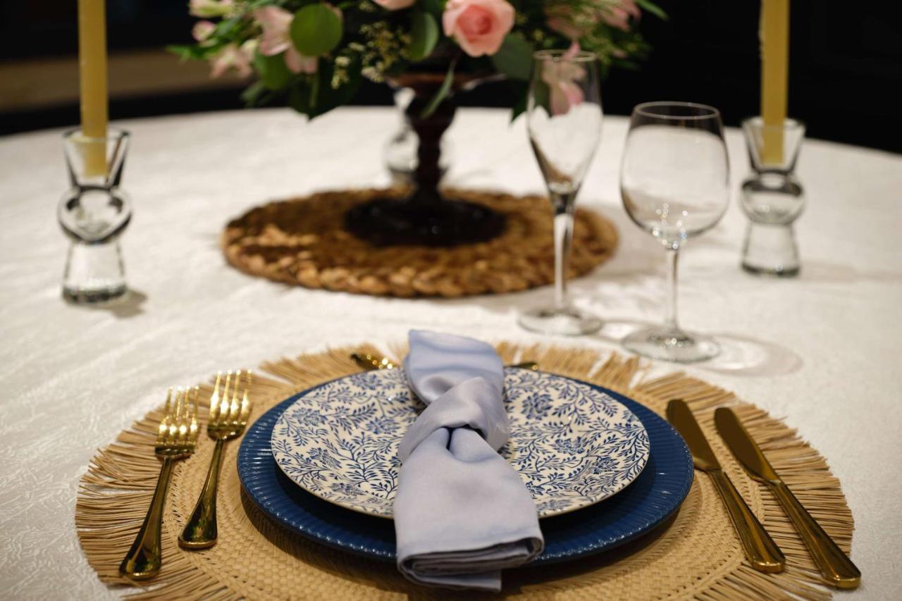 Bristol Panama, A Registry Collection Hotel Экстерьер фото A place setting with a charger plate