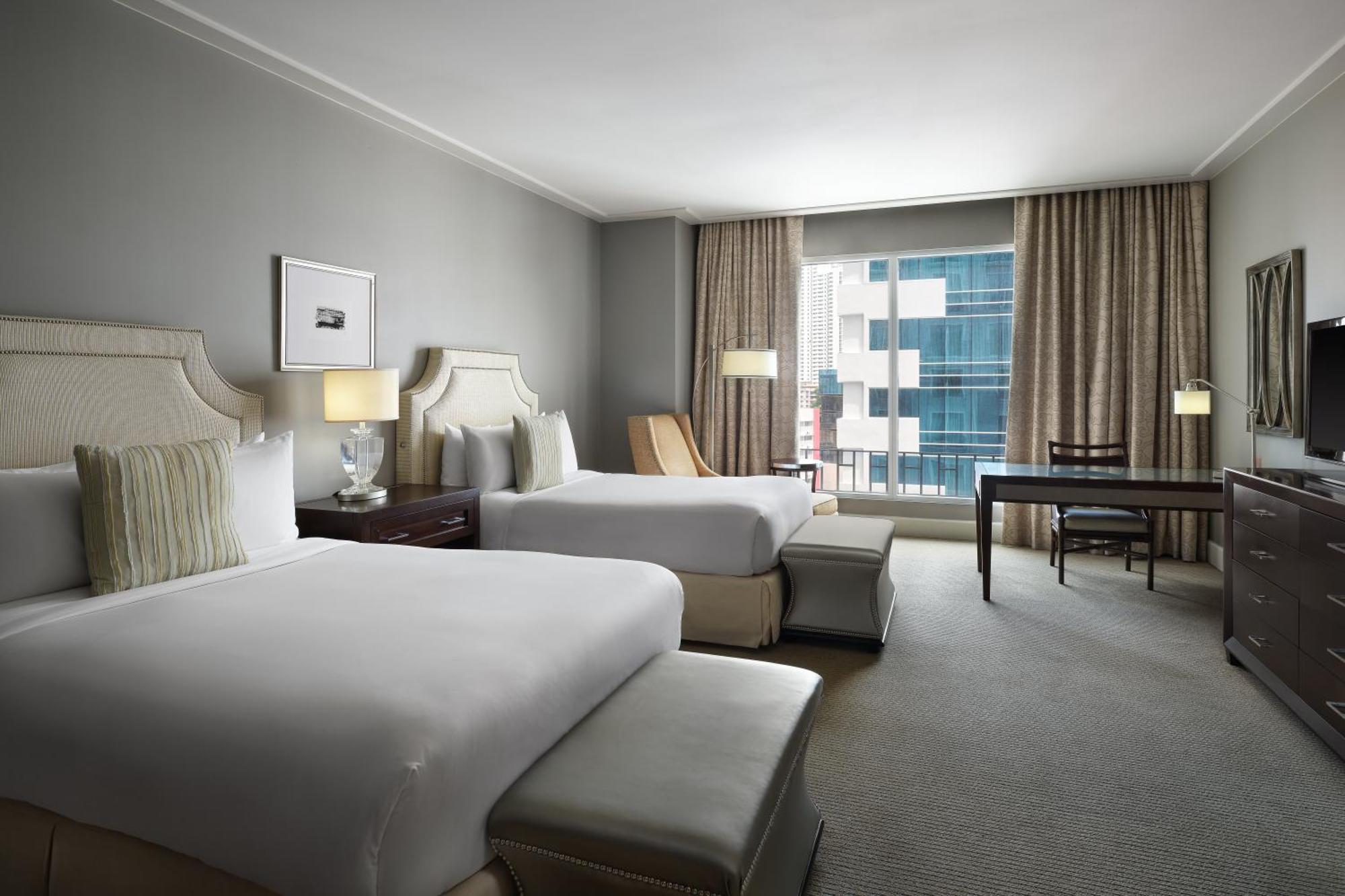 Bristol Panama, A Registry Collection Hotel Экстерьер фото A guest room at the JW Marriott Detroit Renaissance Center