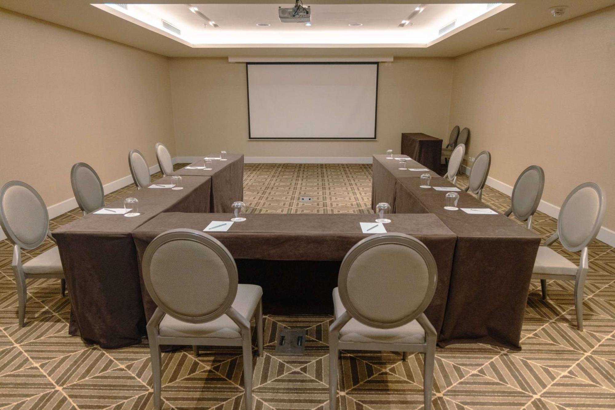 Bristol Panama, A Registry Collection Hotel Экстерьер фото A meeting room at the Four Seasons Hotel, Washington, D.C.