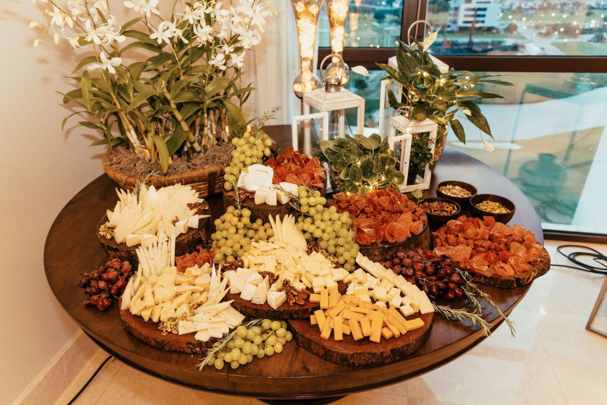 Bristol Panama, A Registry Collection Hotel Экстерьер фото A cheese platter